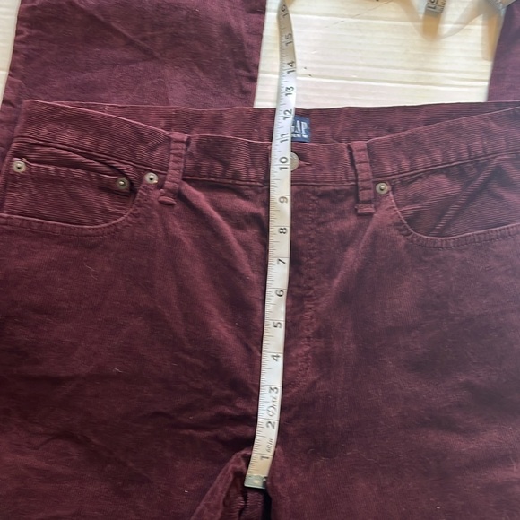 New-gap-34×32-straight chords with gap flex. Burgundy red-smooth corduroy denim. - Picture 11 of 16